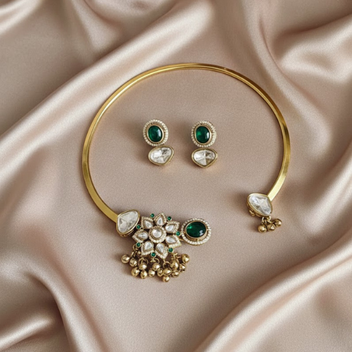 Aarohi Hasli Necklace Set