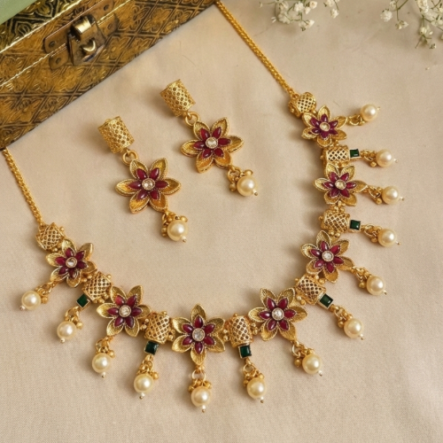 Elegant Gold Plated Floral Pearl Necklace Set for Women